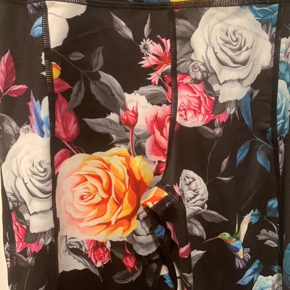 Zyia Active dark floral mesh hi-rise 7/8 leggings - Picture 2 of 7